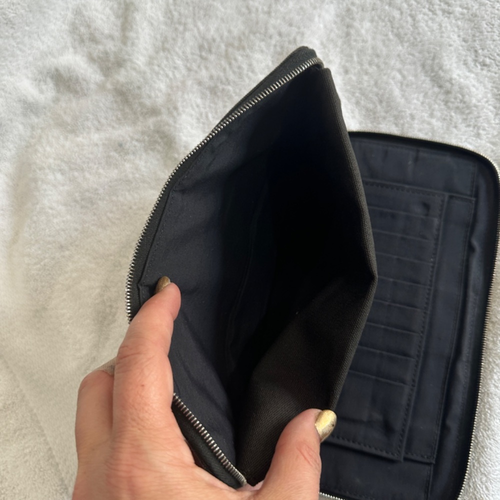 Hermes 'Fourre Tout PM' Zippy Wallet - Picture 11 of 15